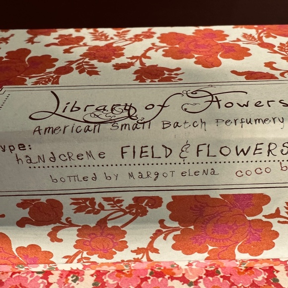 Library of Flowers Field Flowers 2.3 oz Handcreme NEW Sealed - Picture 3 of 5